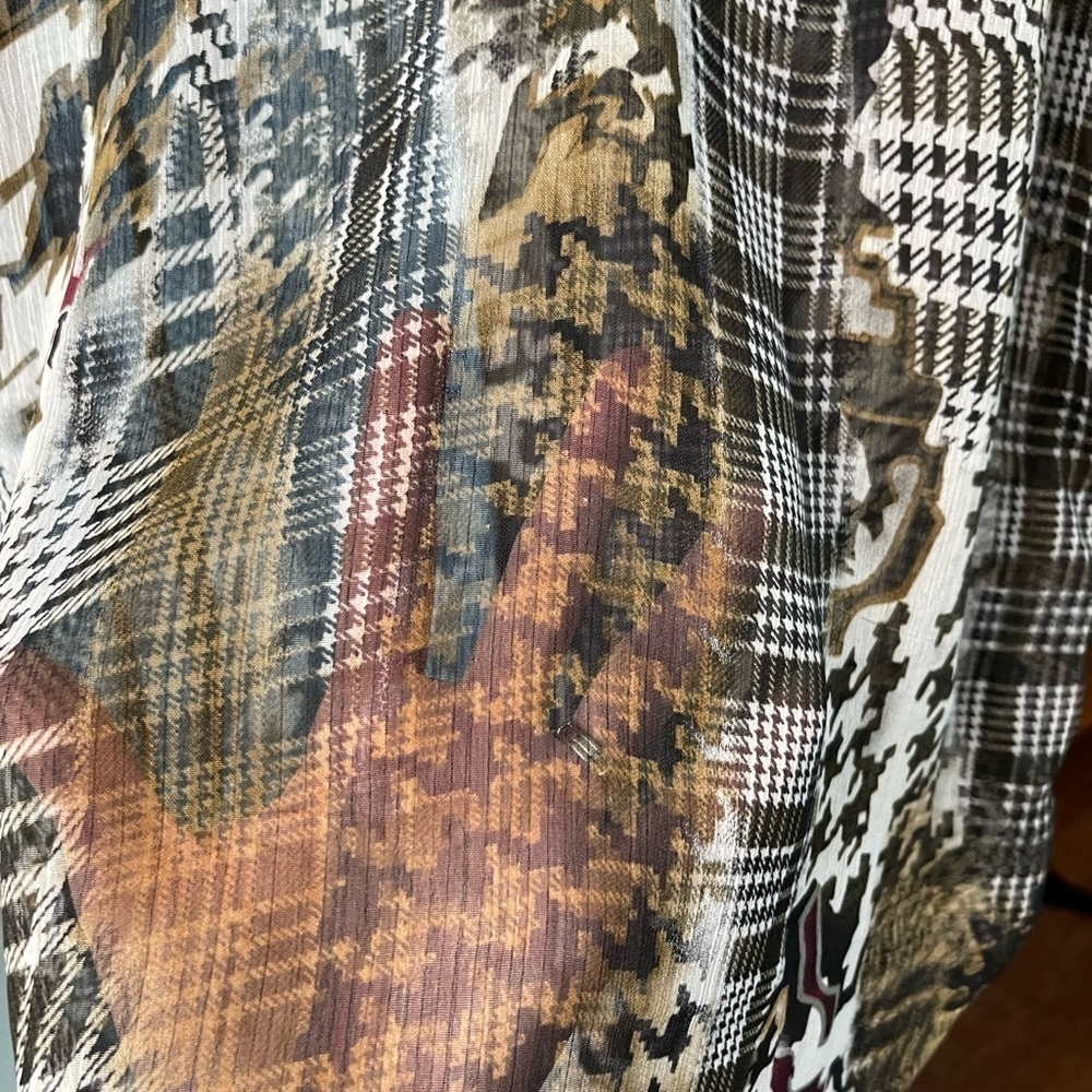 Unique Spectrum Sheer Top - Picture 4 of 6